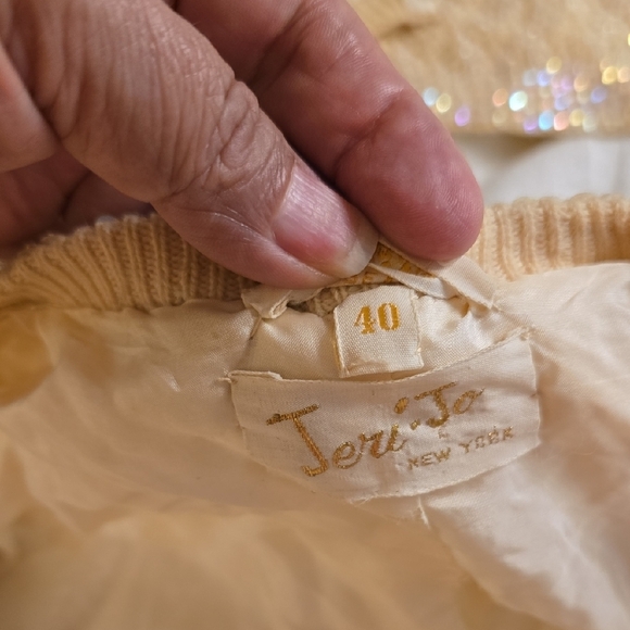 Jery Jo Elegant Vintage Hand Beaded Beige Wool Women's Cardigan 2 Pieces - Picture 9 of 16